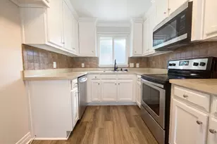 1325 Hidden Circle Dr, Sugar Hill, GA 30518 - Photo 2