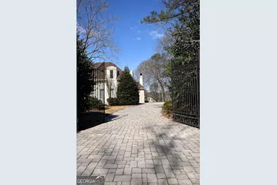 8360 Jett Ferry Road, Sandy Springs, GA 30350 - Photo 2