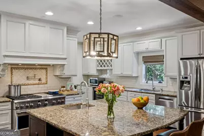 279 Lakeview Avenue NE, Atlanta, GA 30305 - Photo 12