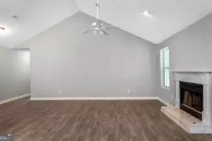 956 Forest Path, Stone Mountain, GA 30088 - Photo 2