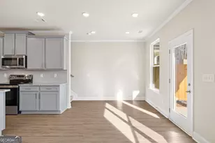 5621 Overview Dr, Flowery Branch, GA 30542 - Photo 10