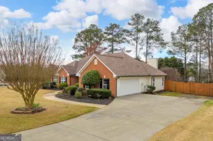 1640 Burnt Oak Way, Dacula, GA 30019 - Photo 2