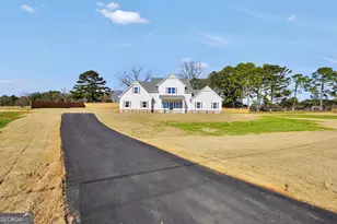 297 E Knight Rd, McDonough, GA 30252 - Photo 2