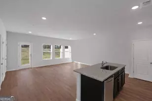 5455 Biltmore Dr, Atlanta, GA 30349 - Photo 2