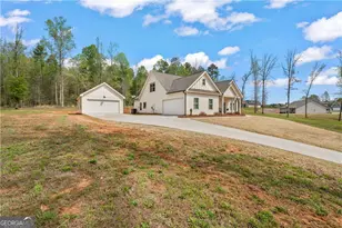 214 Oakwood Dr, Commerce, GA 30529 - Photo 2