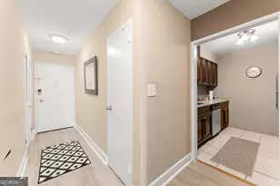 300 W Peachtree St 17 J, Atlanta, GA 30332 - Photo 2