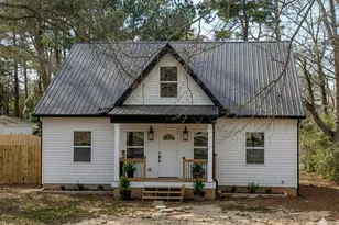 24 Sims St, Barnesville, GA 30204 - Photo 8
