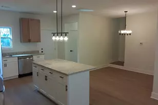 24 Sims St, Barnesville, GA 30204 - Photo 4