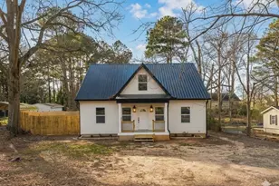 24 Sims St, Barnesville, GA 30204 - Photo 2