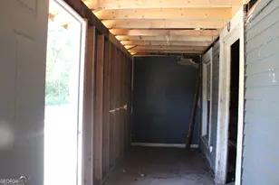 339 Atlanta St, Barnesville, GA 30204 - Photo 8