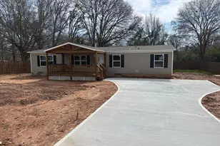 103 Skyland Dr E, Locust Grove, GA 30248 - Photo 2