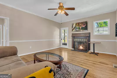 100 Forest Avenue, Toccoa, GA 30577 - Photo 2