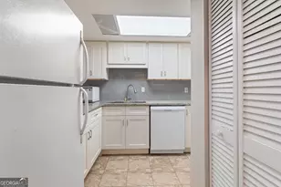 469 Granite Ridge Pl, Sandy Springs, GA 30350 - Photo 8