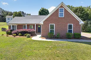 719 Mallard Dr, Winder, GA 30680 - Photo 1