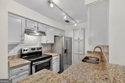 24216 Plantation Drive NE # 216, Atlanta, GA 30324 - Photo 6