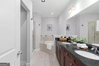 1895 Sterling Oaks Circle NE, Atlanta, GA 30319 - Photo 32