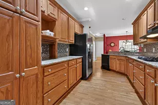 623 Walton Way, Macon, GA 31204 - Photo 18