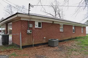 27 McLeod St, Lyerly, GA 30730 - Photo 8