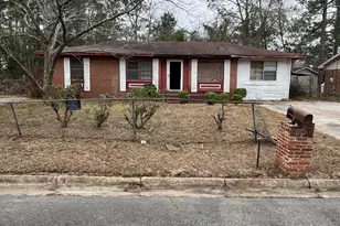 1215 Jamestown Dr, Douglas, GA 31533 - Photo 1