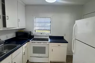 324 N Main St, Statesboro, GA 30458 - Photo 6