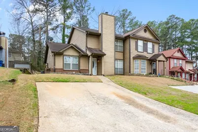 2560 Picardy Circle N #A, College Park, GA 30349 - Photo 2