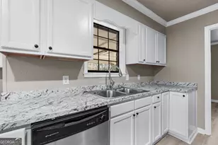 545 S 5th St, Jesup, GA 31545 - Photo 6