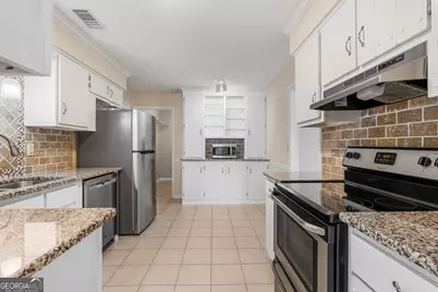 125 Hazel Way, Lagrange, GA 30241 - Photo 8