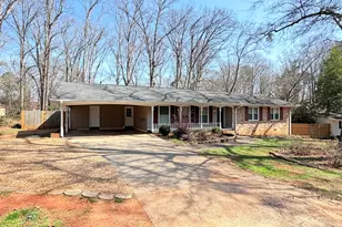 560 Greencrest Dr, Athens, GA 30605 - Photo 1