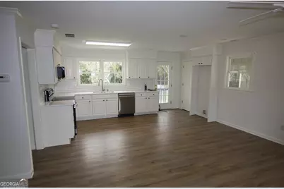 302 Strawberry Lane SE, Lindale, GA 30147 - Photo 4