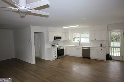 302 Strawberry Lane SE, Lindale, GA 30147 - Photo 6