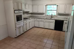 7640 Ryefield Dr, Sandy Springs, GA 30350 - Photo 14