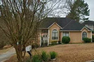 6803 Yorkdale Ct, Lithonia, GA 30058 - Photo 2