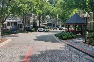 17 Brittany Way NE, Atlanta, GA 30324 - Photo 8