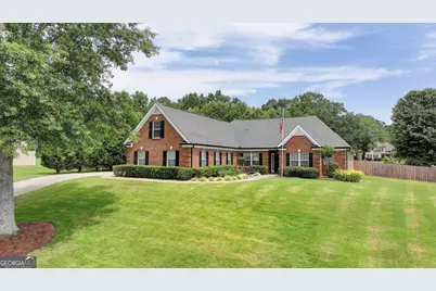 1003 Arbor Lake Walk, Hoschton, GA 30548 - Photo 2