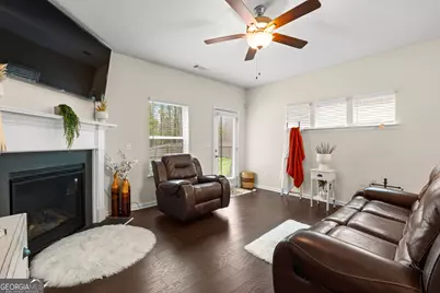 1053 Shadow Glen Drive, Fairburn, GA 30213 - Photo 16