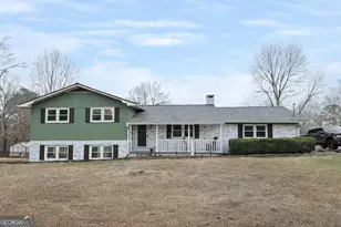 100 Woodlake Dr, Chatsworth, GA 30705 - Photo 1