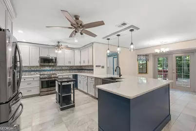 9 W Coquena Circle, Savannah, GA 31410 - Photo 6