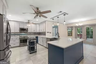 9 W Coquena Cir, Savannah, GA 31410 - Photo 6