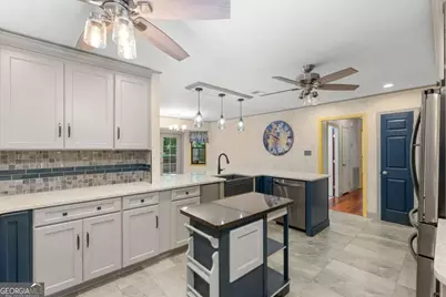 9 W Coquena Circle, Savannah, GA 31410 - Photo 8