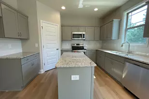 176 Country World Dr, Macon, GA 31211 - Photo 8