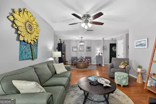 3019 Canyon Point Cir, Roswell, GA 30076 - Photo 8