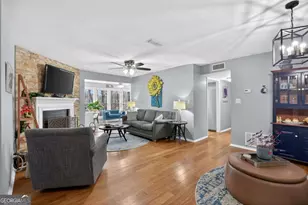 3019 Canyon Point Cir, Roswell, GA 30076 - Photo 10