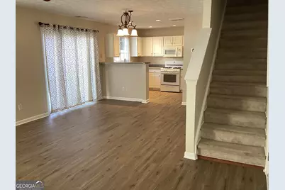 127 Swanee Lane, Woodstock, GA 30188 - Photo 4
