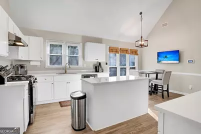 752 Stone Breeze Lane, Stone Mountain, GA 30087 - Photo 10