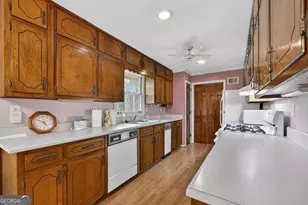 5227 Beechwood Forest Dr, Lithonia, GA 30038 - Photo 22