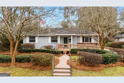 135 E Derenne Avenue, Savannah, GA 31405 - Photo 2