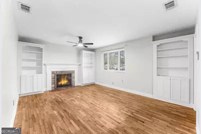 135 E Derenne Avenue, Savannah, GA 31405 - Photo 18