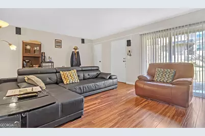276 Lakemoore Drive NE #E, Atlanta, GA 30342 - Photo 4