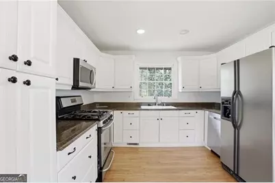 305 Brookwood Drive SW, Marietta, GA 30064 - Photo 6