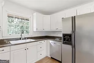 305 Brookwood Dr SW, Marietta, GA 30064 - Photo 8